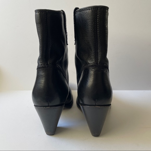 Frye Mustang Black Leather Top Stitch Pull-On Ankle Short Heel Boot Almond Toe - Picture 5 of 9